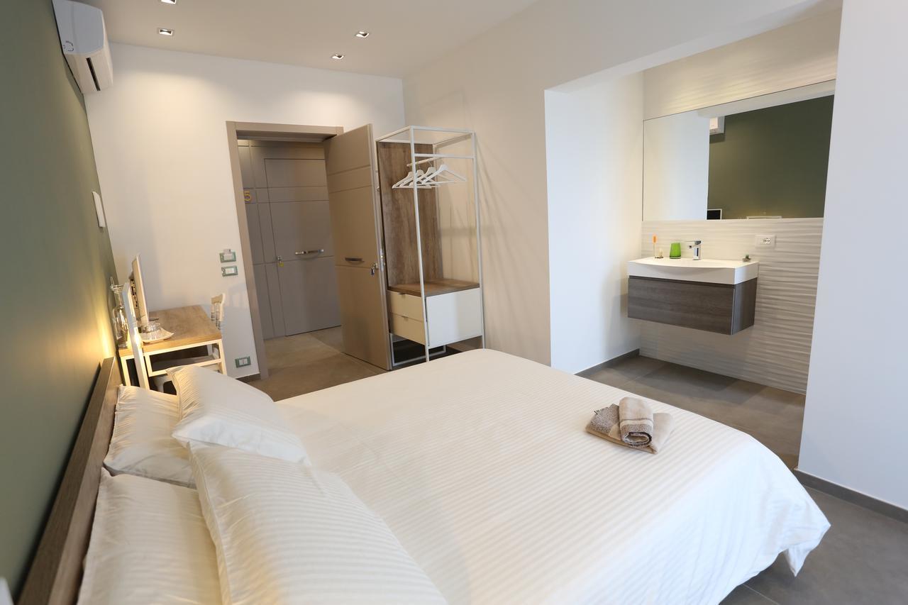 Aurienzia Hotel Ragusa Bagian luar foto