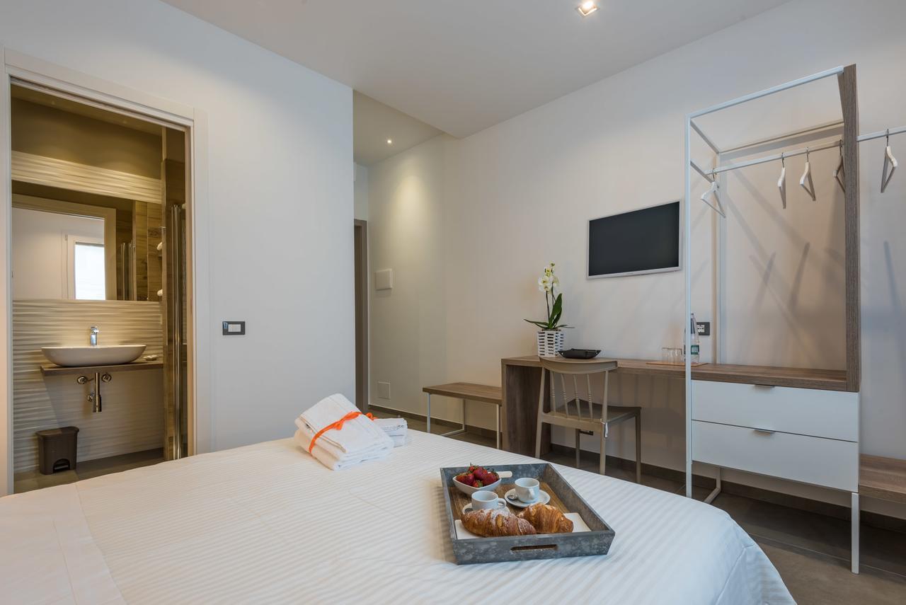 Aurienzia Hotel Ragusa Bagian luar foto