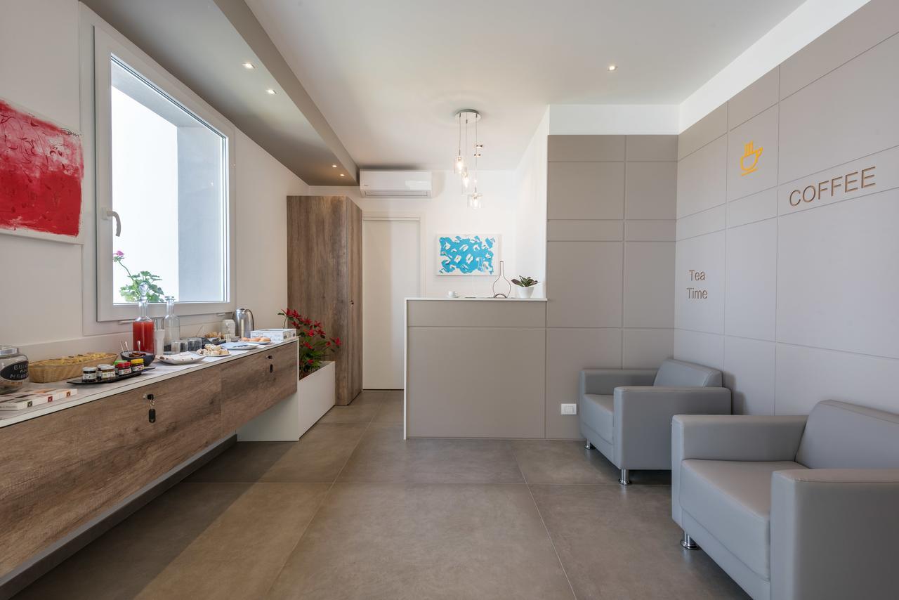 Aurienzia Hotel Ragusa Bagian luar foto